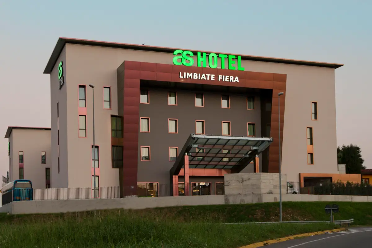 AS HOTEL LIMBIATE FIERA LIMBIATE