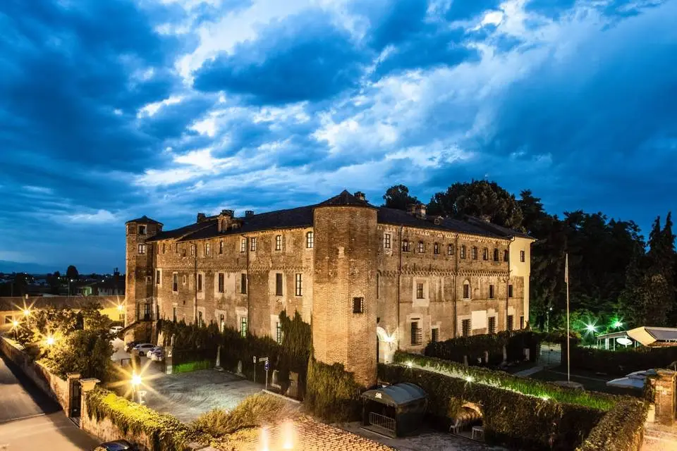 Castello dei Solaro - disponibilità e i prezzi